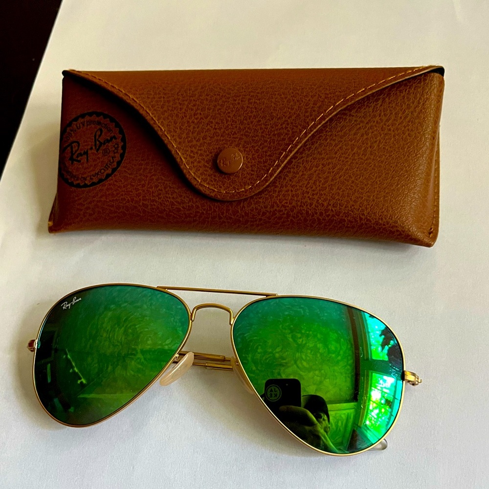 Ray Ban Aviator Sunglasses - Gold frame Green Chrome Flash mirrored lens